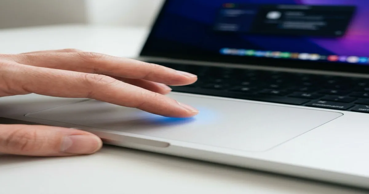 Macのトラックパッドで指が疲れる人へ！「3本指のドラッグ」と長距離移動の裏ワザ
